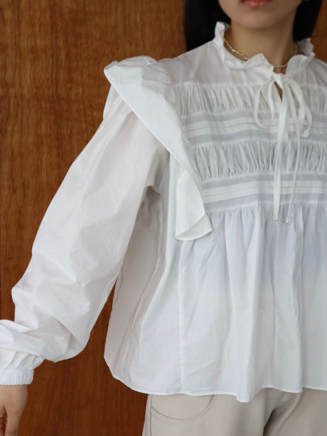 frill ribbon blouse